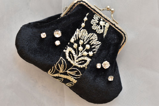 Velvet Purse Sewing Pattern - Digital Download | DIY Coin Purse with Kiss Lock Frame