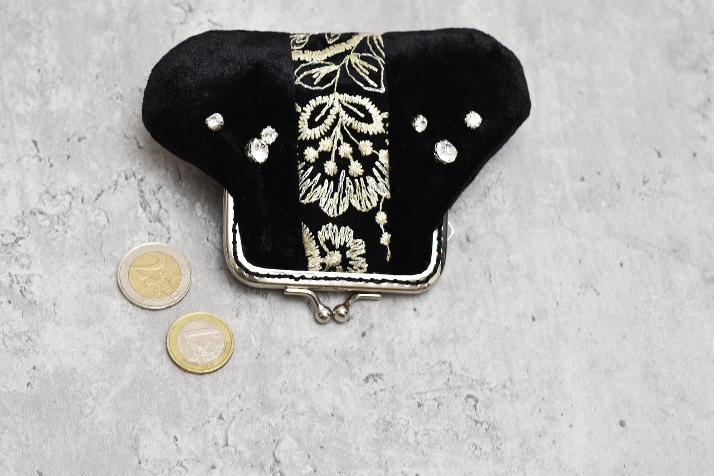 Velvet Purse Sewing Pattern - Digital Download | DIY Coin Purse with Kiss Lock Frame