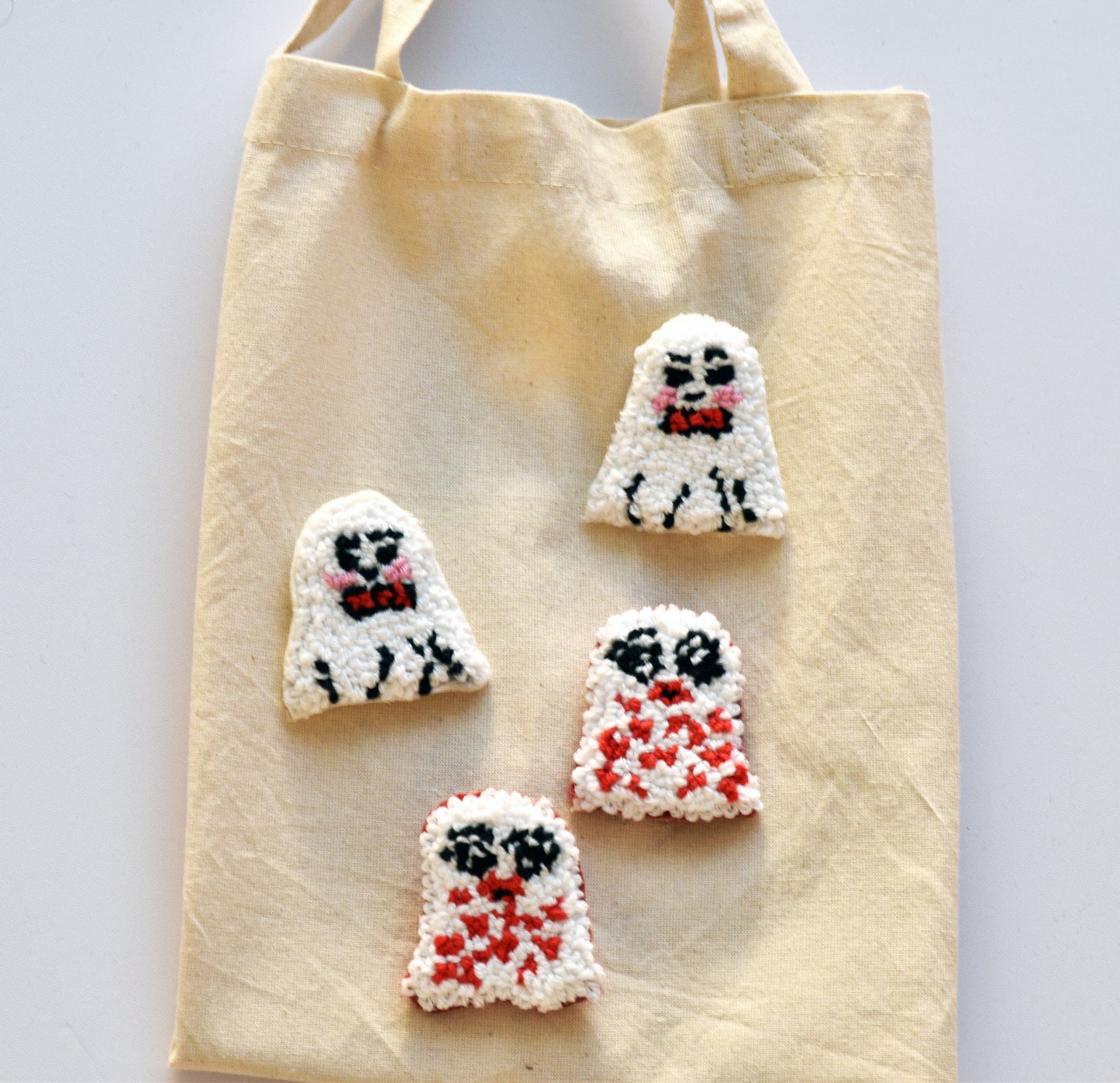 Halloween-Anstecker für DIY-Fans – Kürbisse und Geister in 5 verschiedenen Varianten in einer digitalen Datei