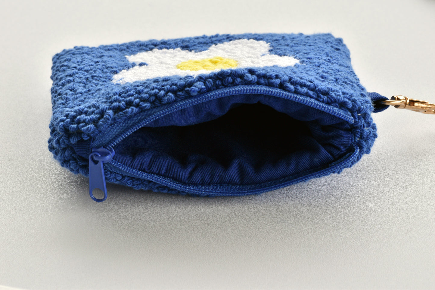 Punch needle coin purse digital pattern