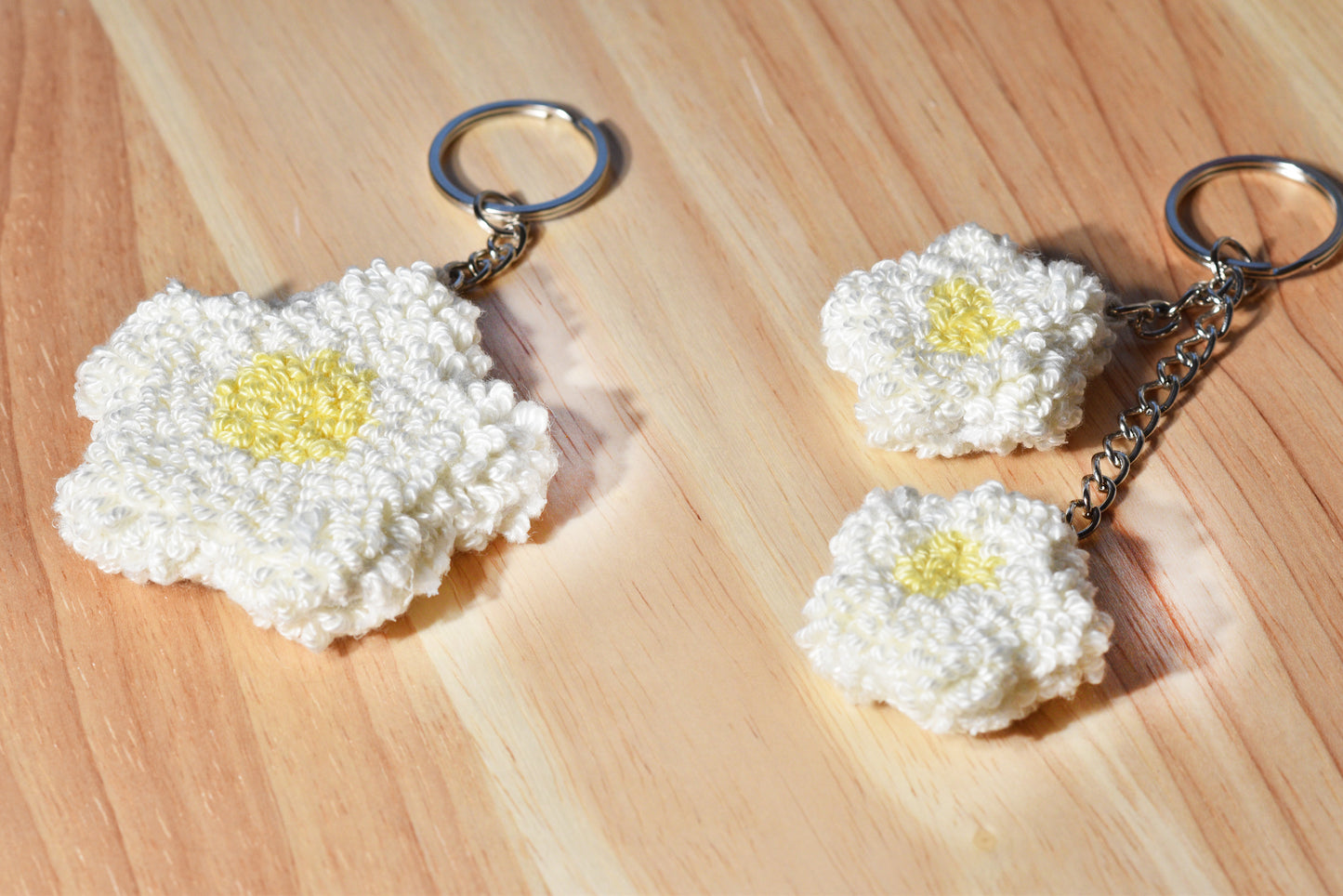 Punch needle daisy key chain digital pattern